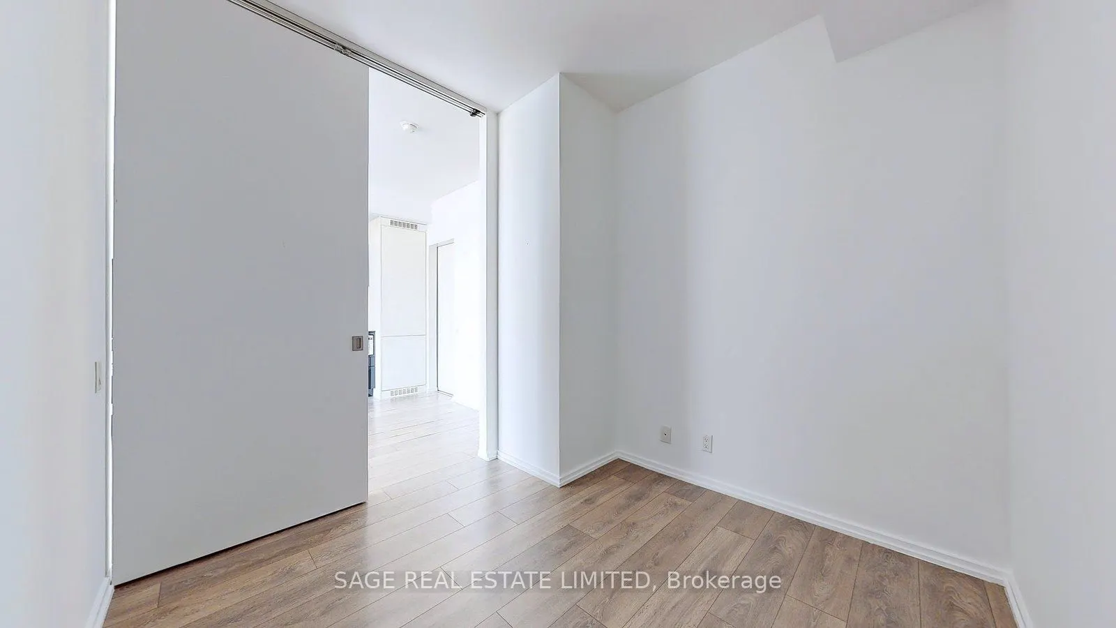 125 Peter Street, #2504