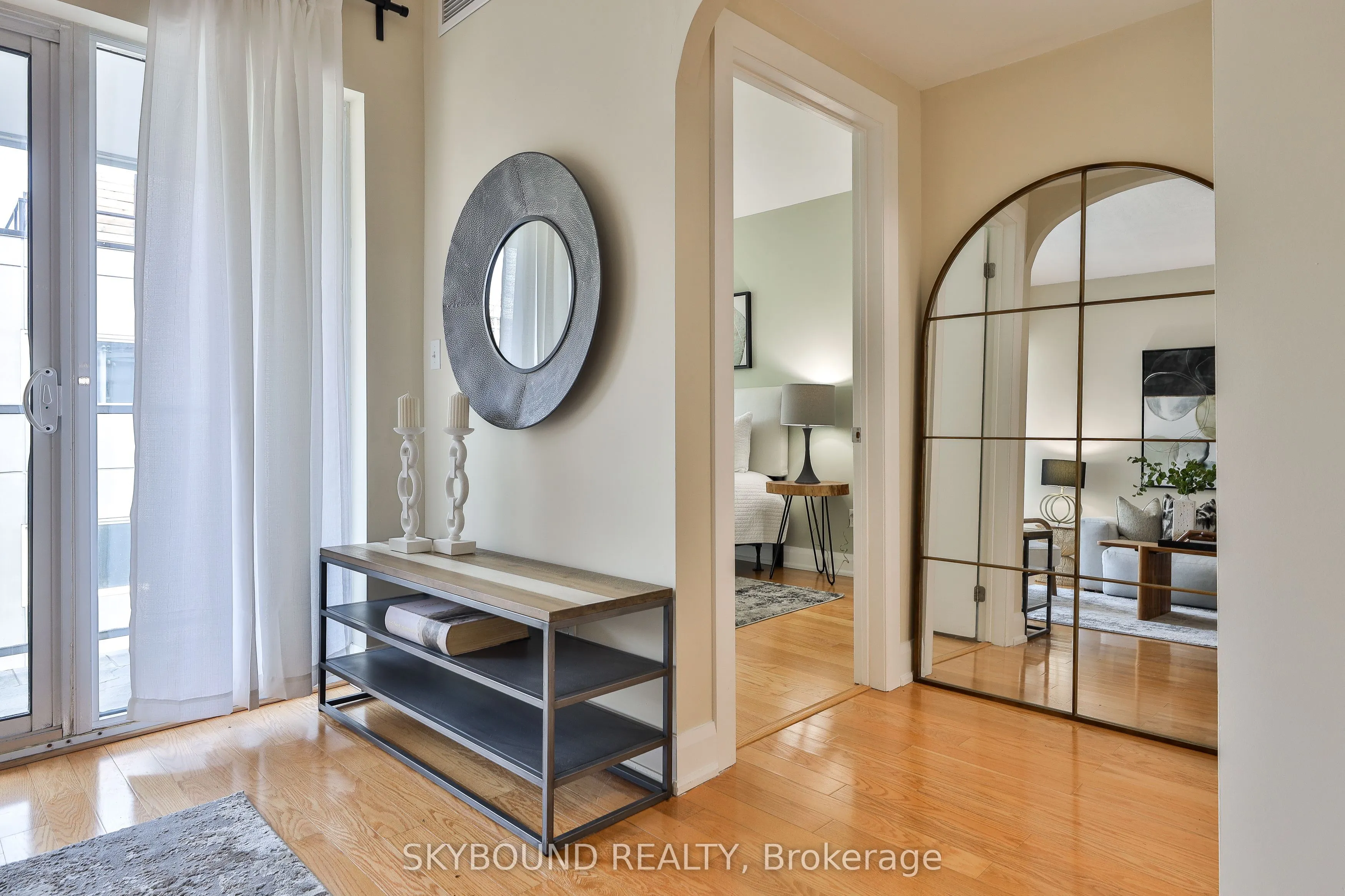 1636 Dundas Street W, #5
