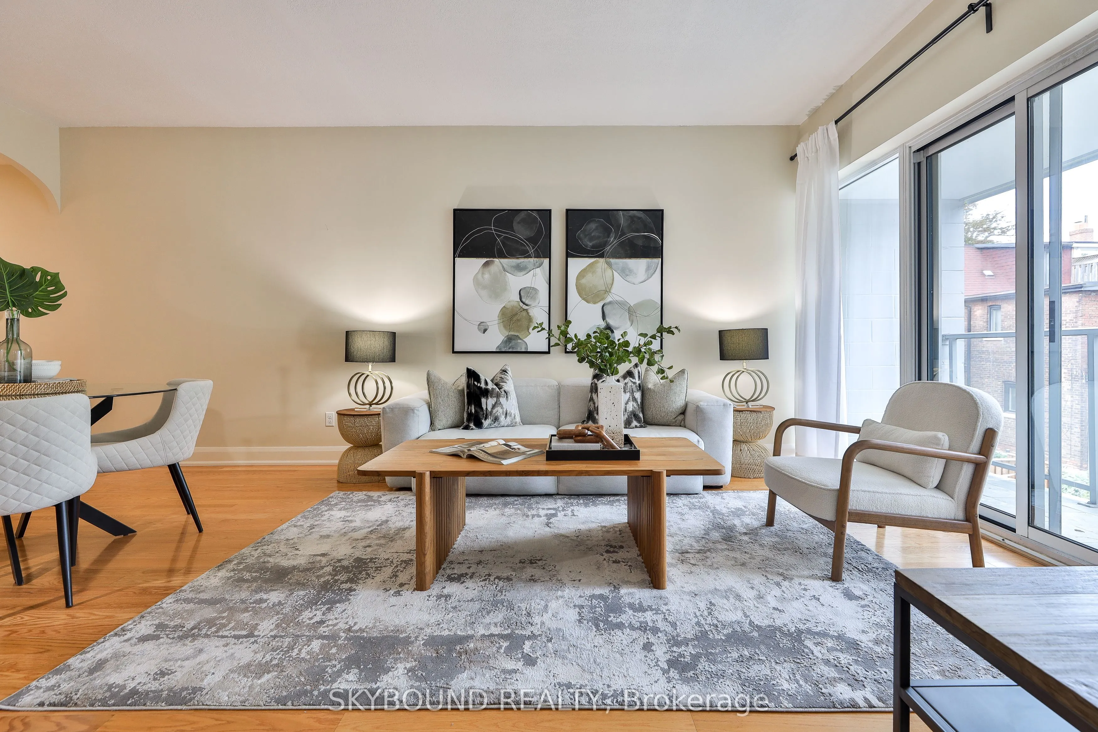 1636 Dundas Street W, #5