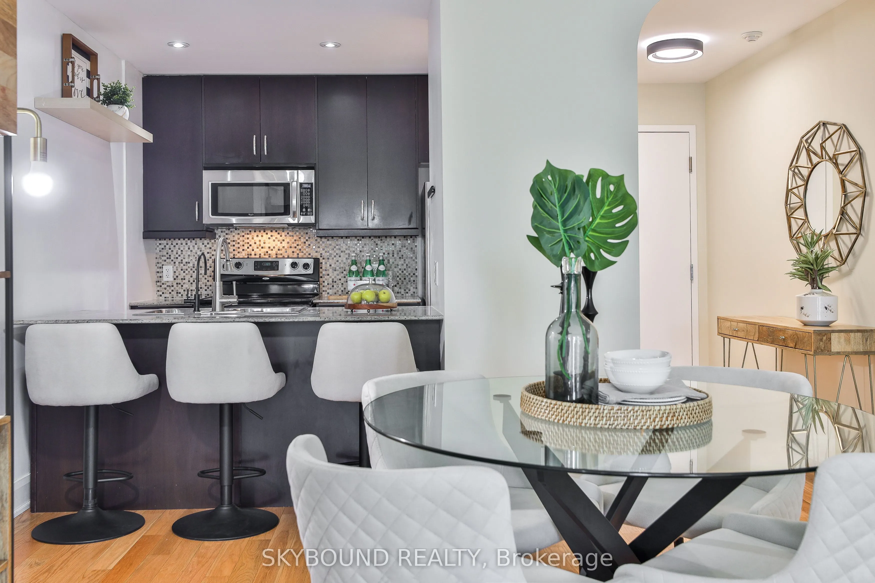 1636 Dundas Street W, #5