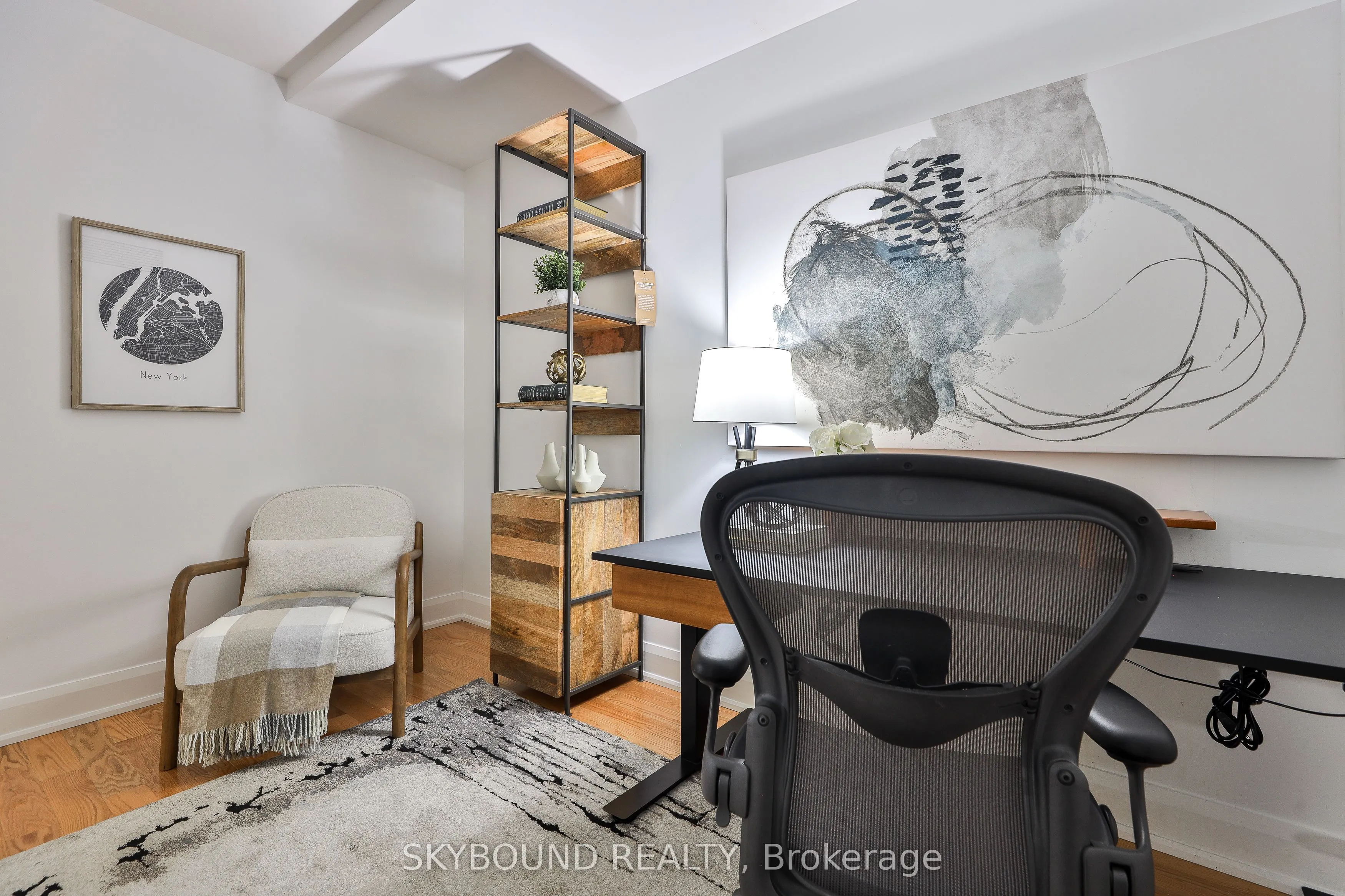 1636 Dundas Street W, #5