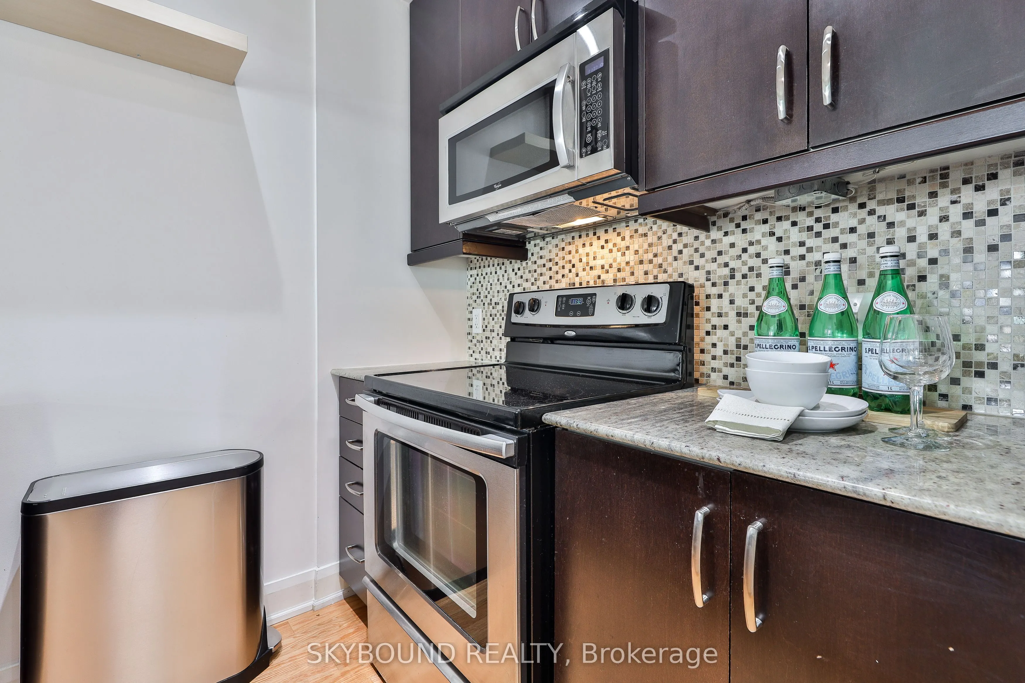 1636 Dundas Street W, #5