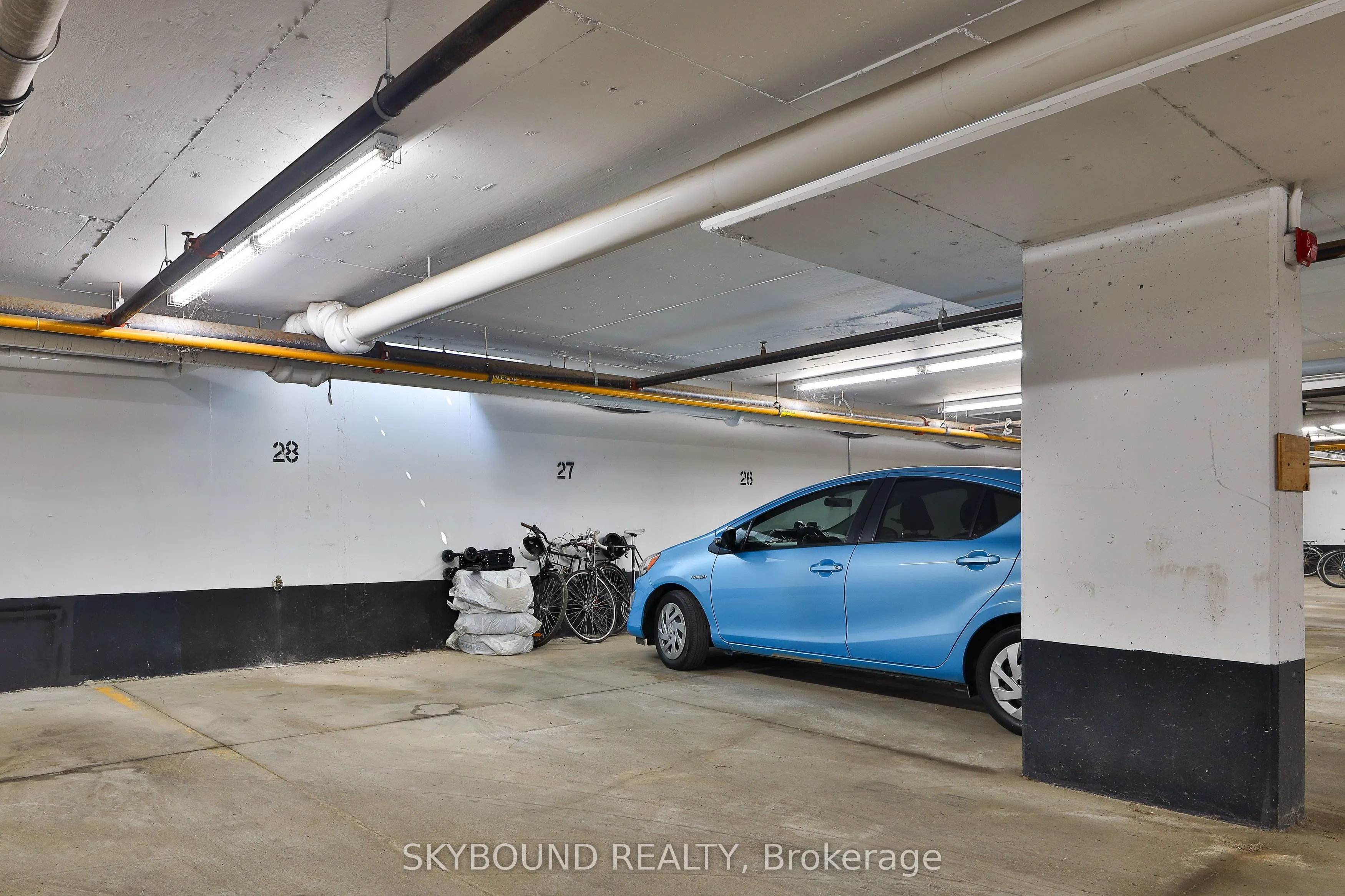 1636 Dundas Street W, #5