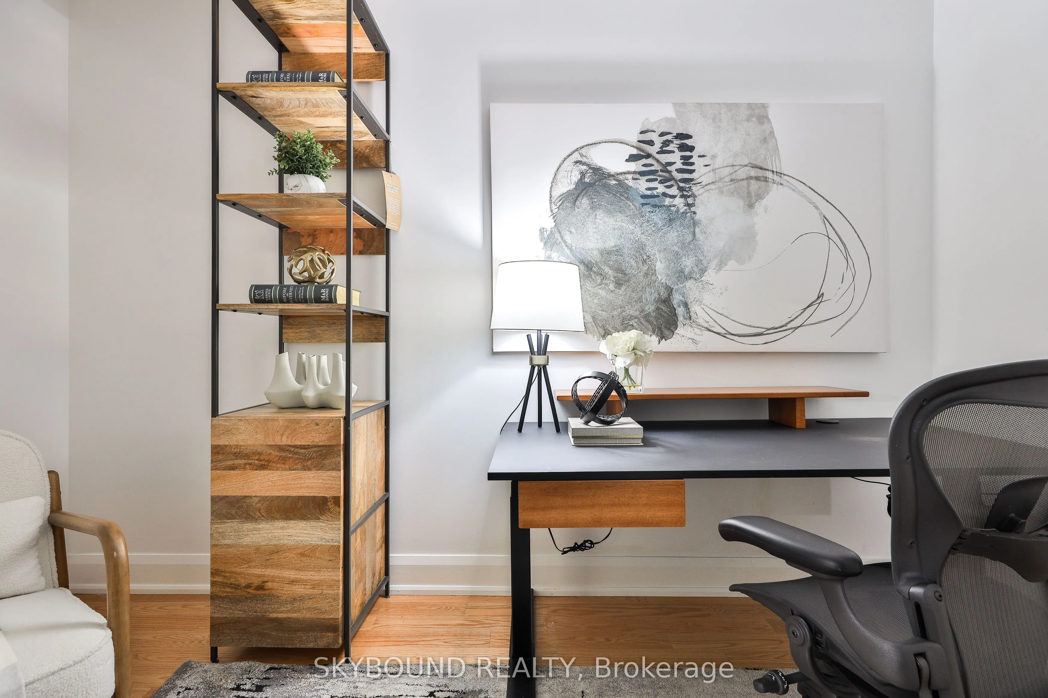 1636 Dundas Street W, #5