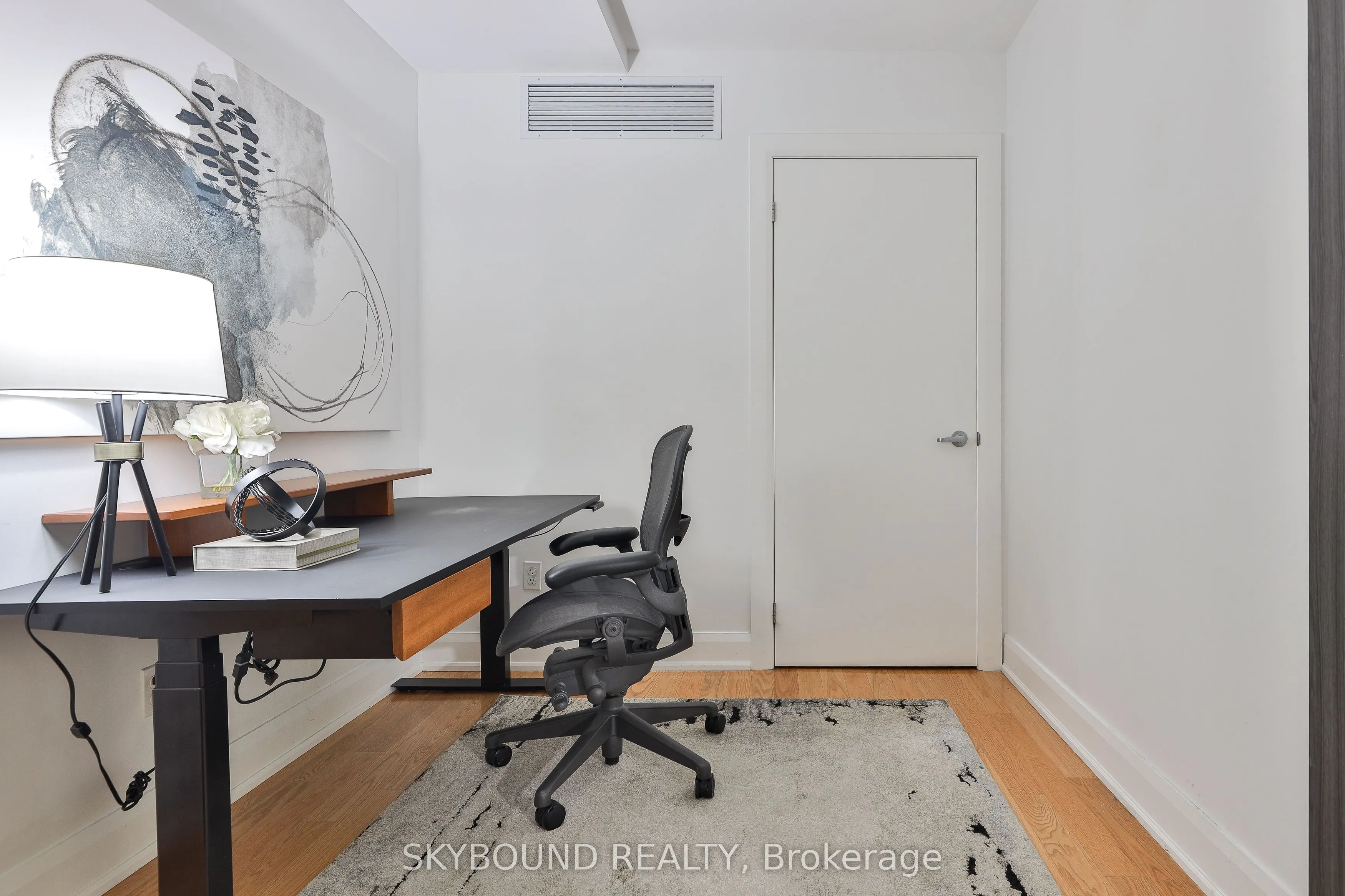 1636 Dundas Street W, #5