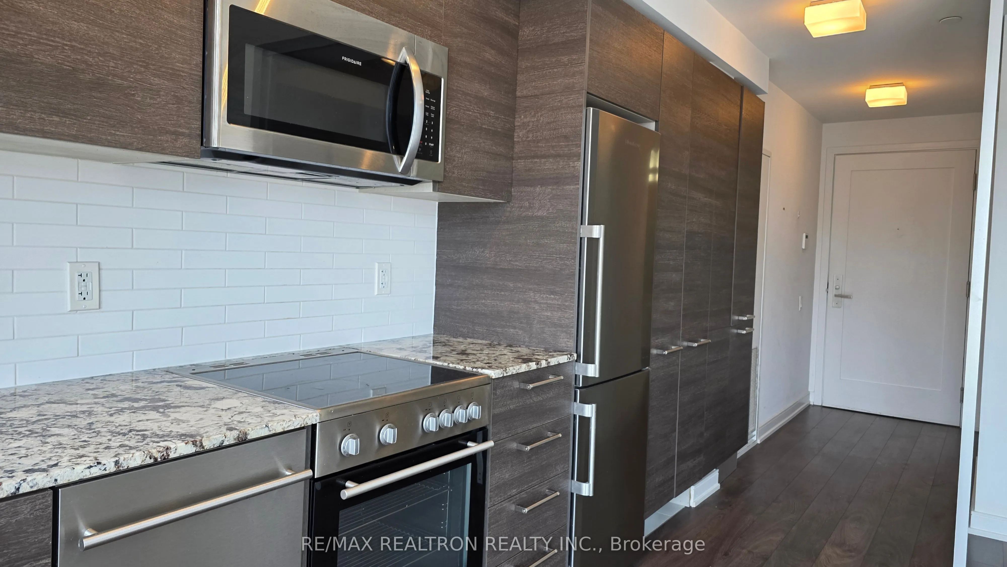 28 Wellesley Street E, #1103