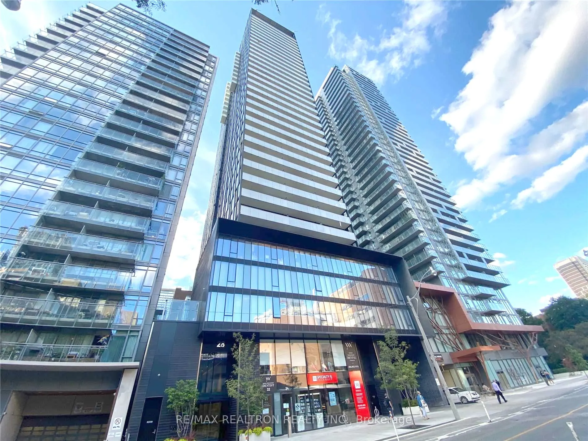 28 Wellesley Street E, #1103