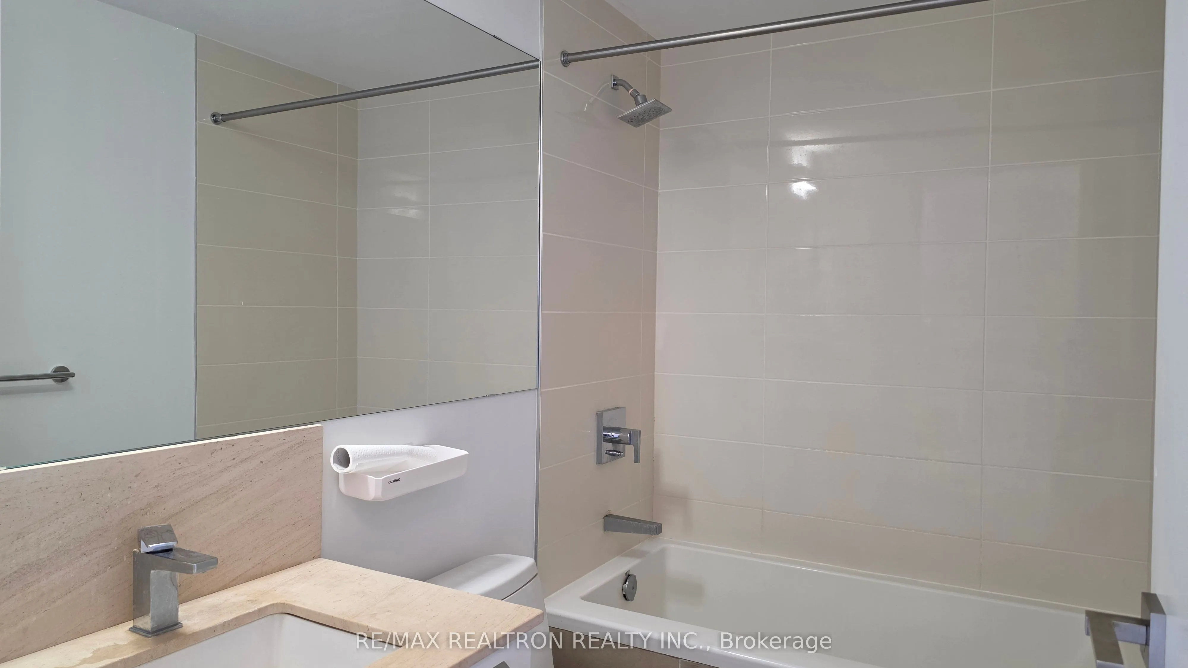 28 Wellesley Street E, #1103