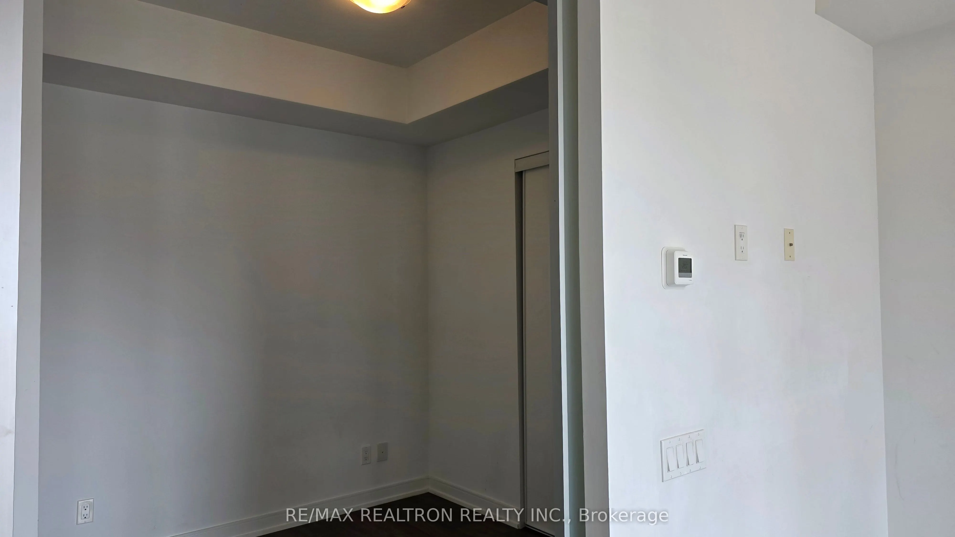 28 Wellesley Street E, #1103