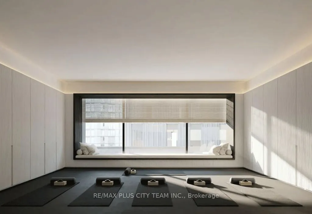 425 Front Street E, #818