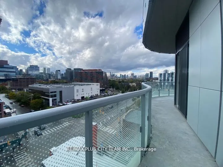 425 Front Street E, #818
