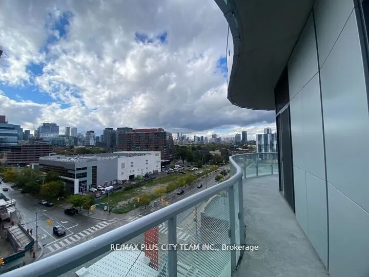 425 Front Street E, #818
