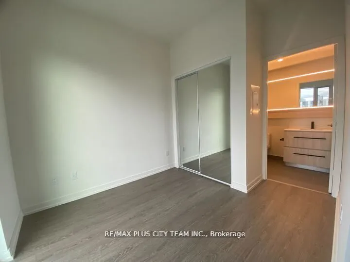 425 Front Street E, #818