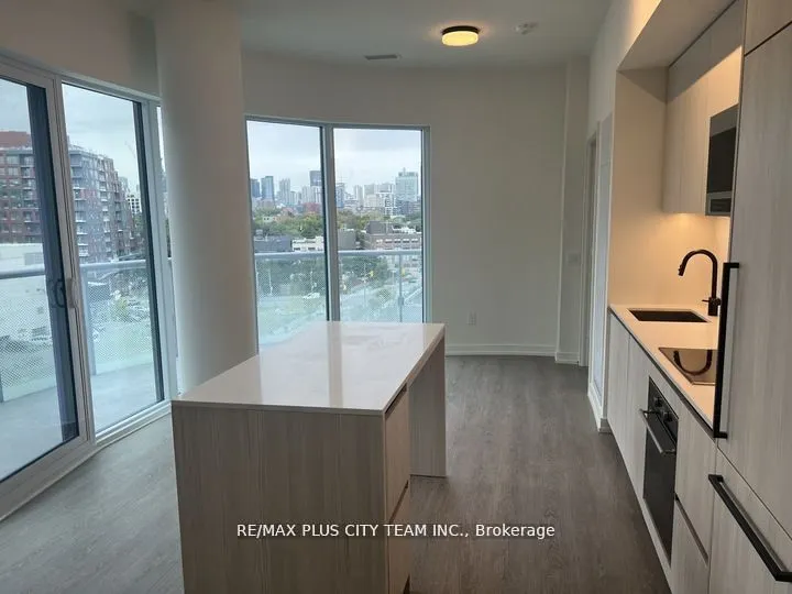 425 Front Street E, #818