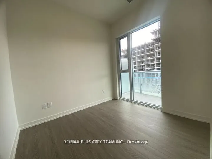 425 Front Street E, #818