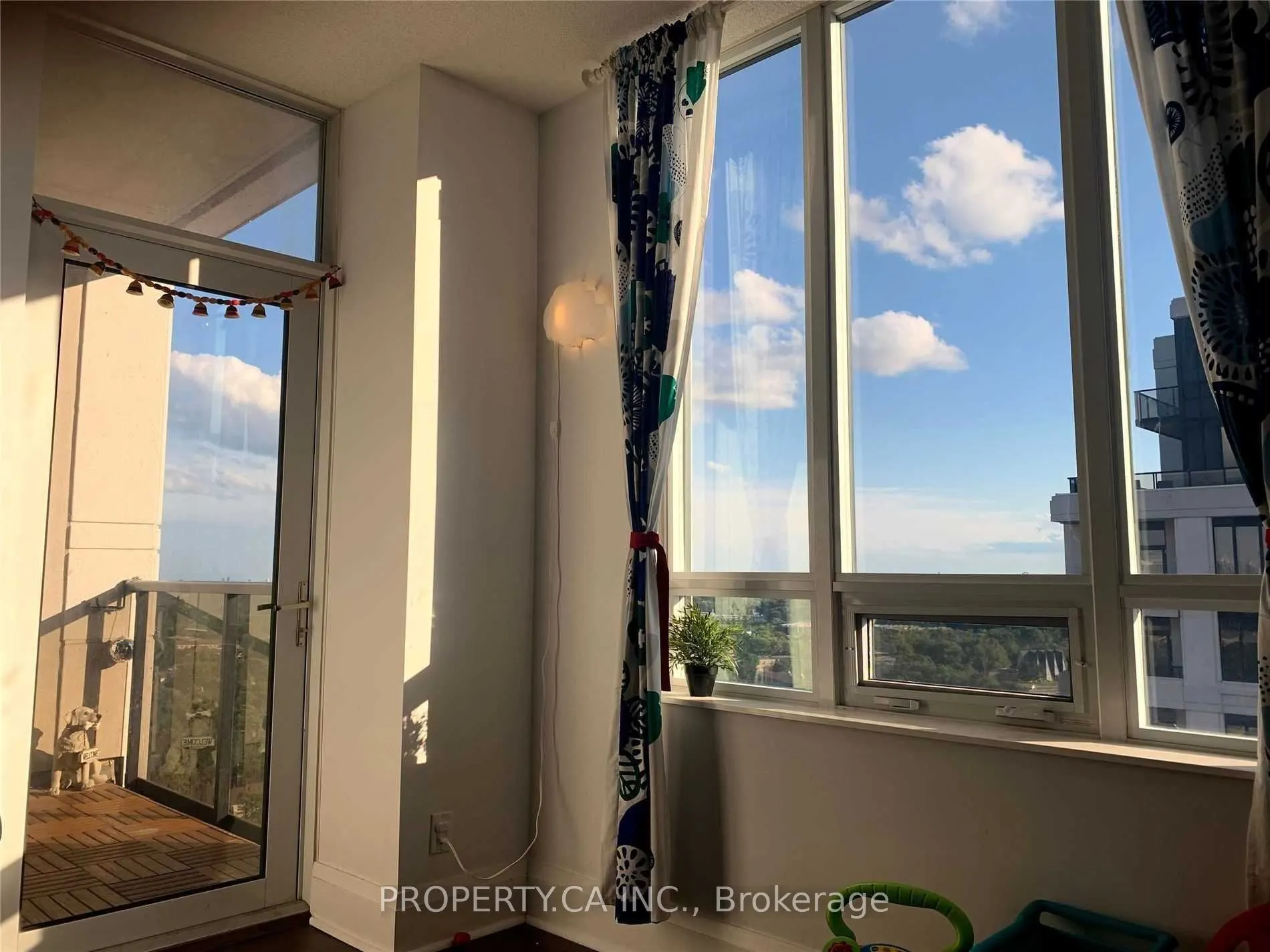100 Harrison Garden Boulevard, #1914