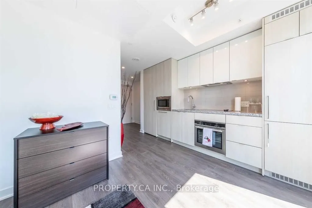 115 Blue Jays Way, #4008
