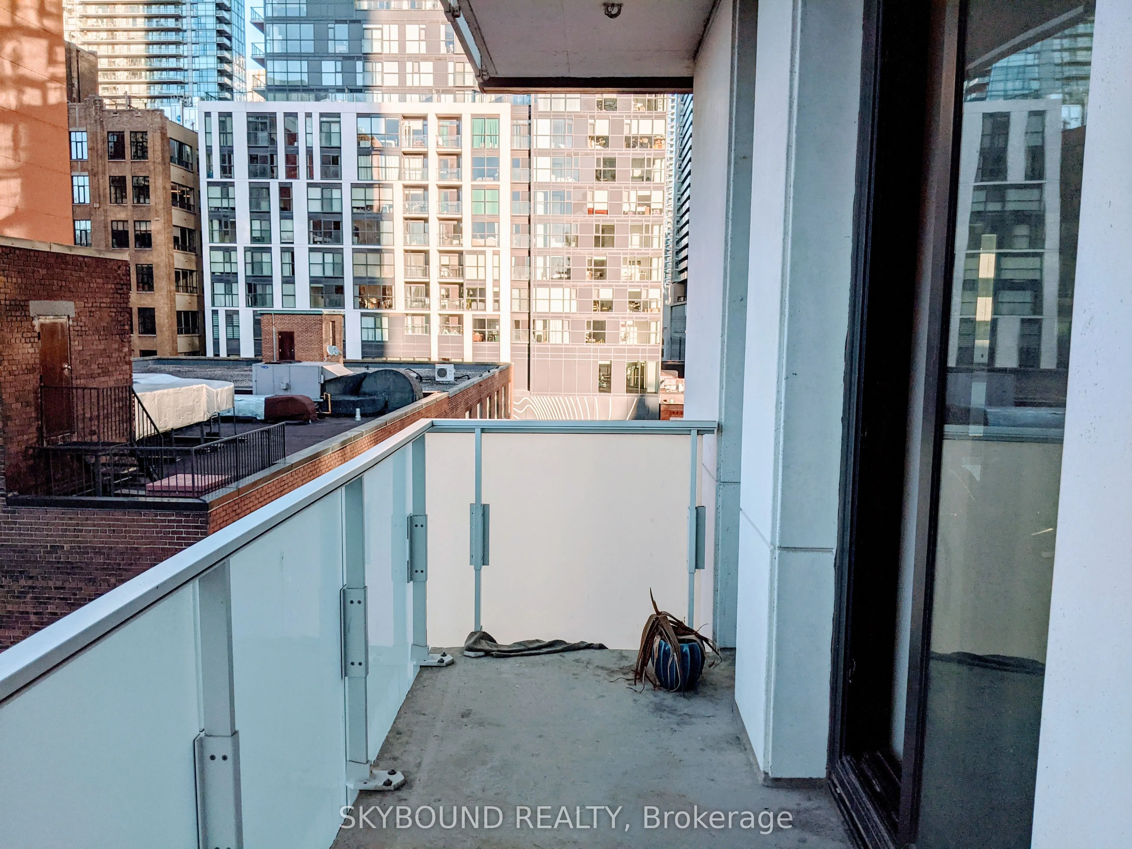 11 Charlotte Street, #608