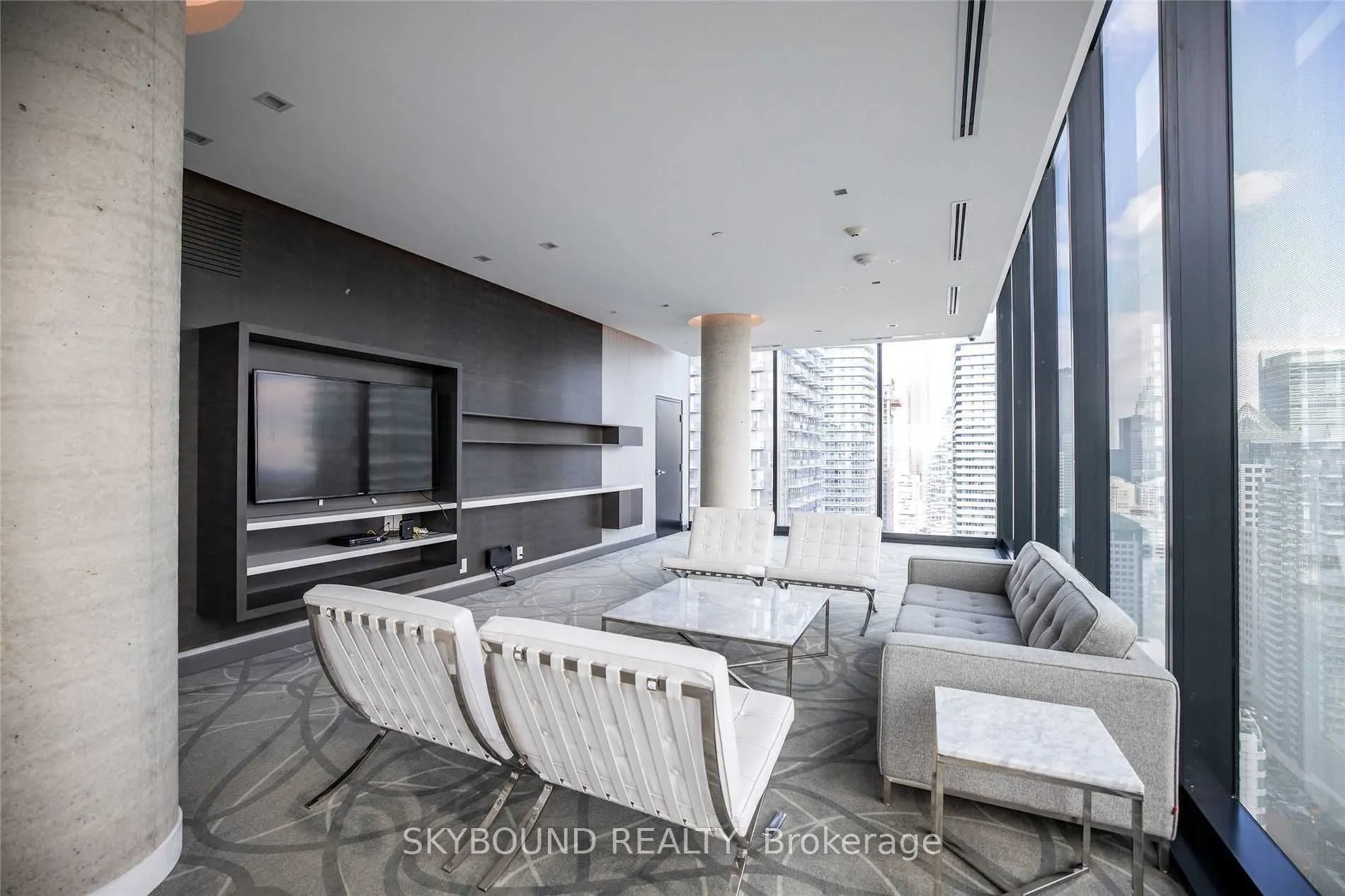 11 Charlotte Street, #608