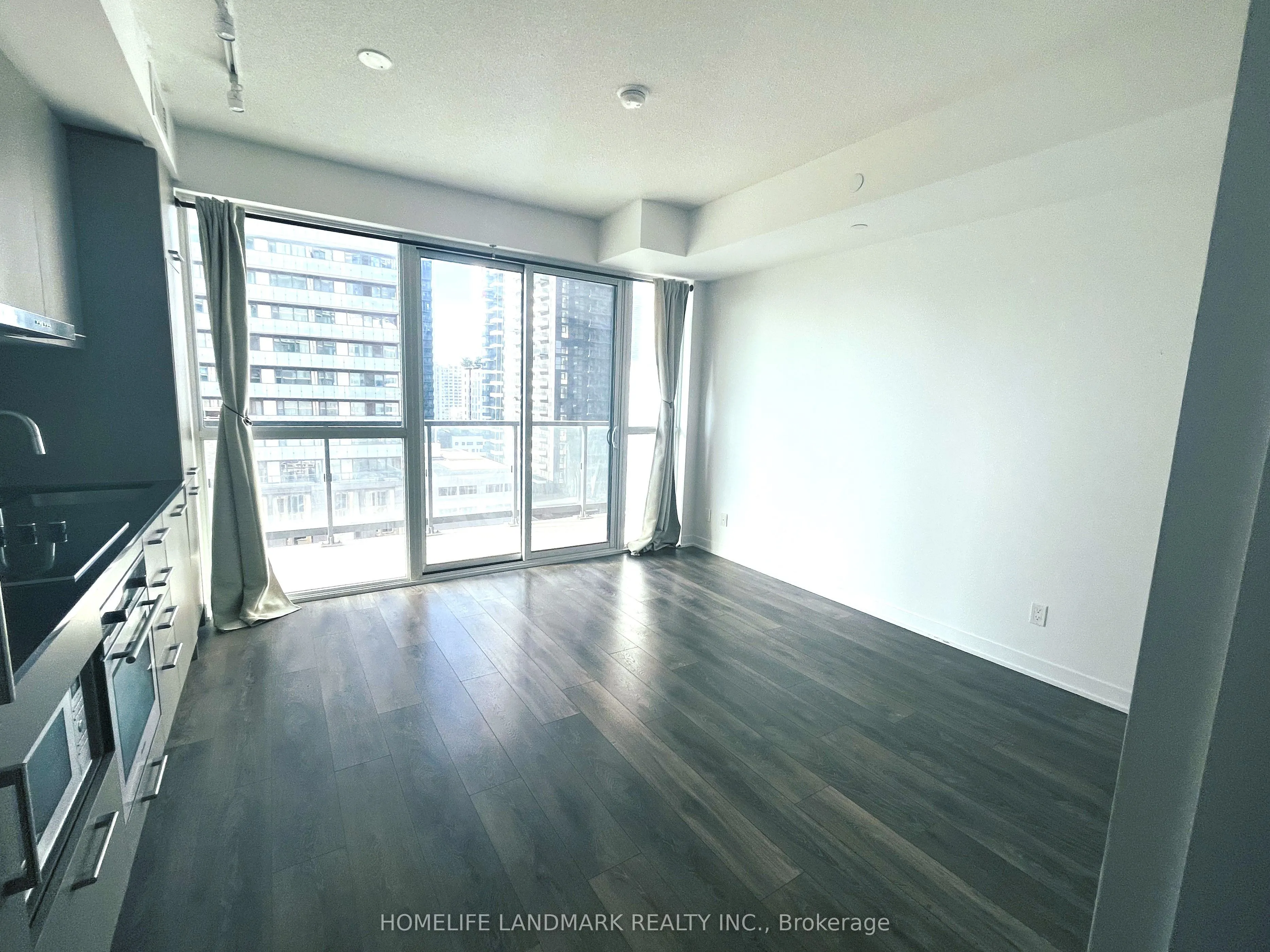 87 Peter Street, #1709