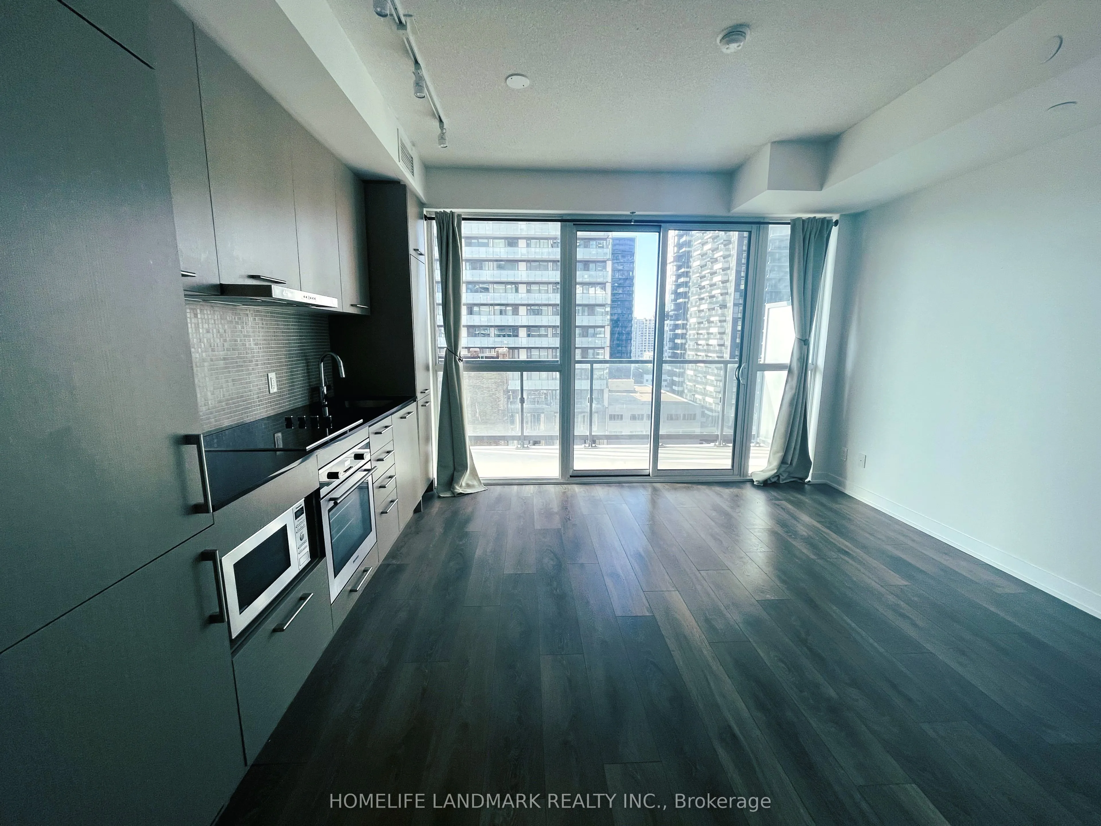 87 Peter Street, #1709
