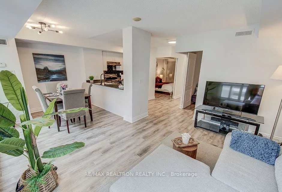 76 Shuter Street, #310