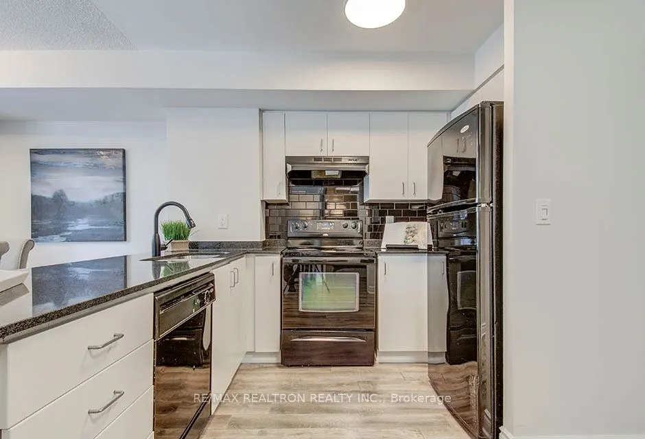 76 Shuter Street, #310