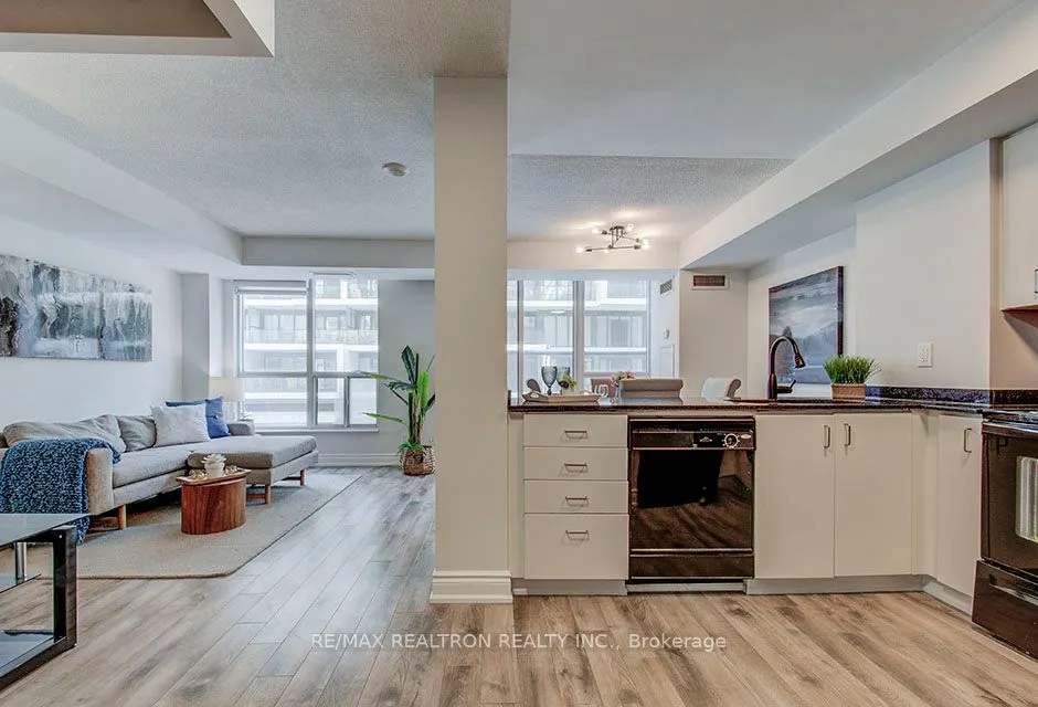76 Shuter Street, #310
