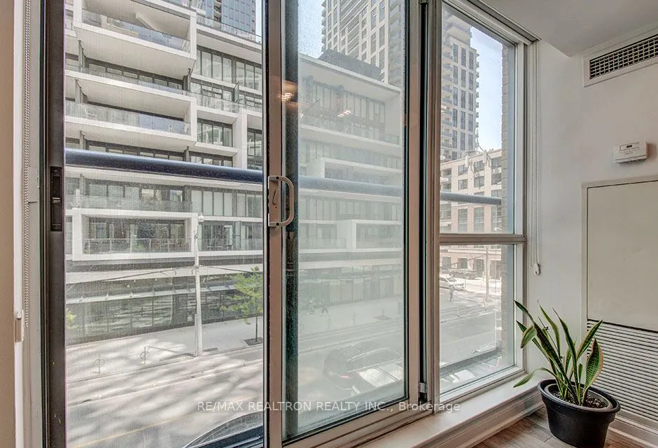 76 Shuter Street, #310
