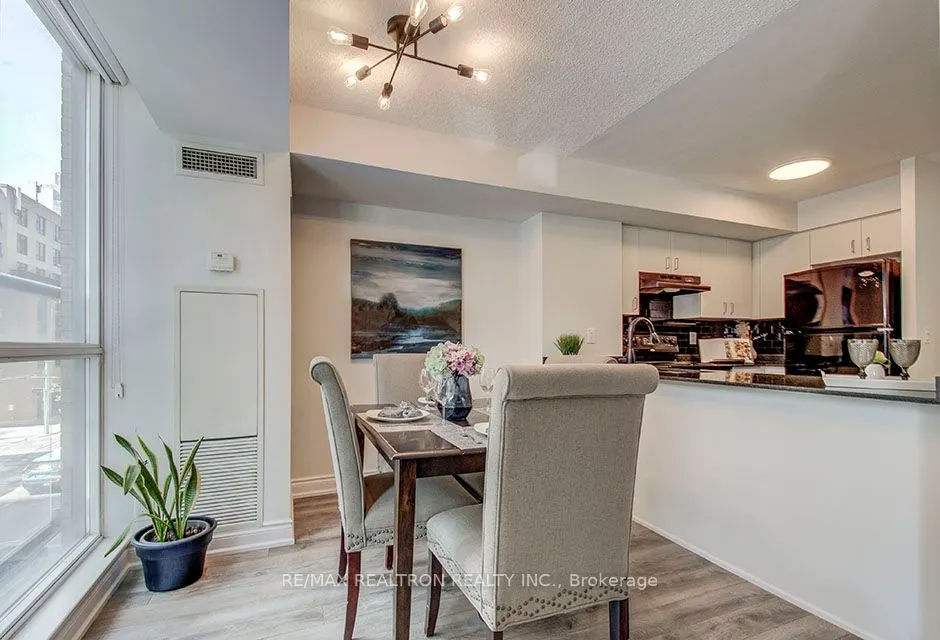76 Shuter Street, #310