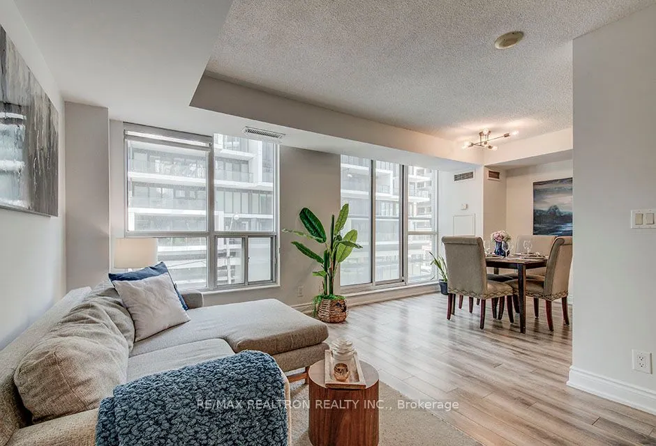 76 Shuter Street, #310
