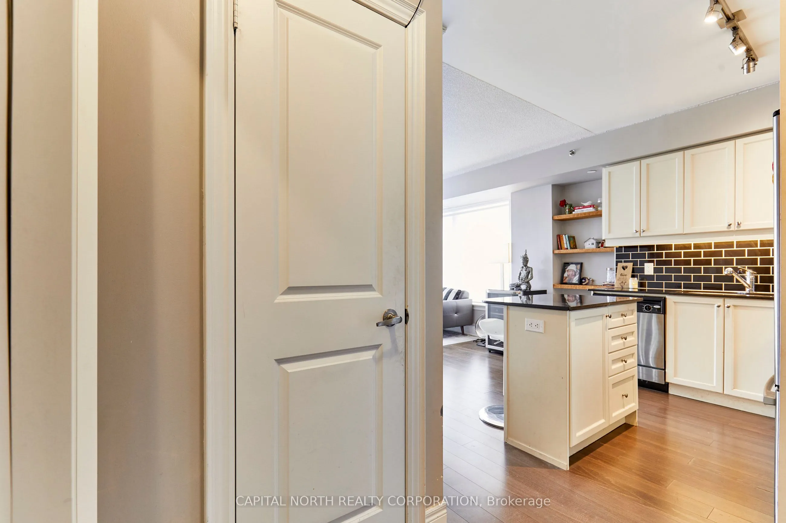 701 Sheppard Avenue W, #313