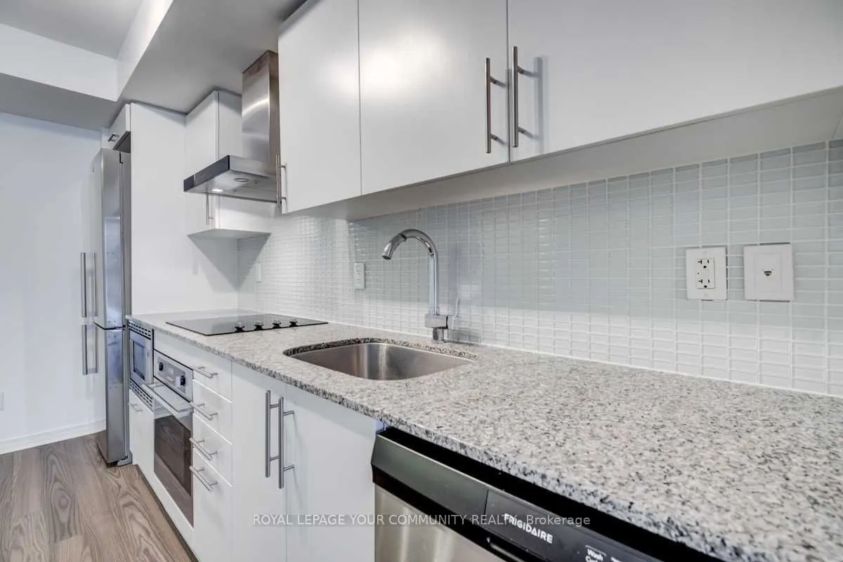 352 Front Street W, #421