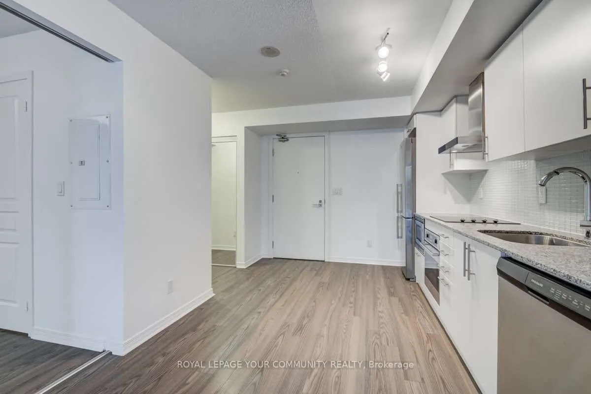 352 Front Street W, #421
