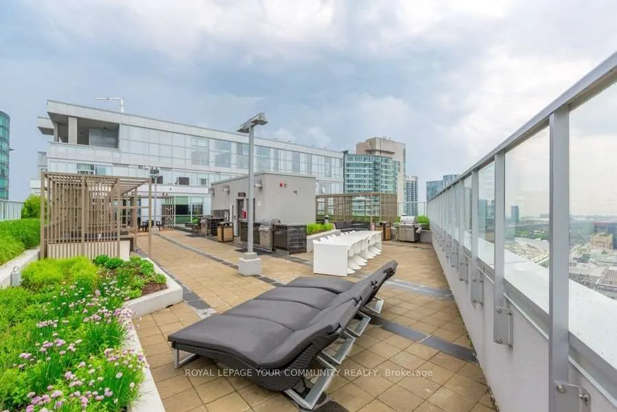 352 Front Street W, #421