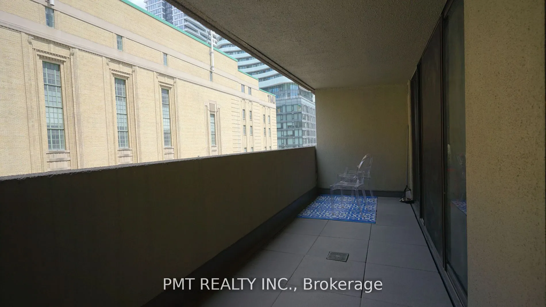 45 Carlton Street, #312