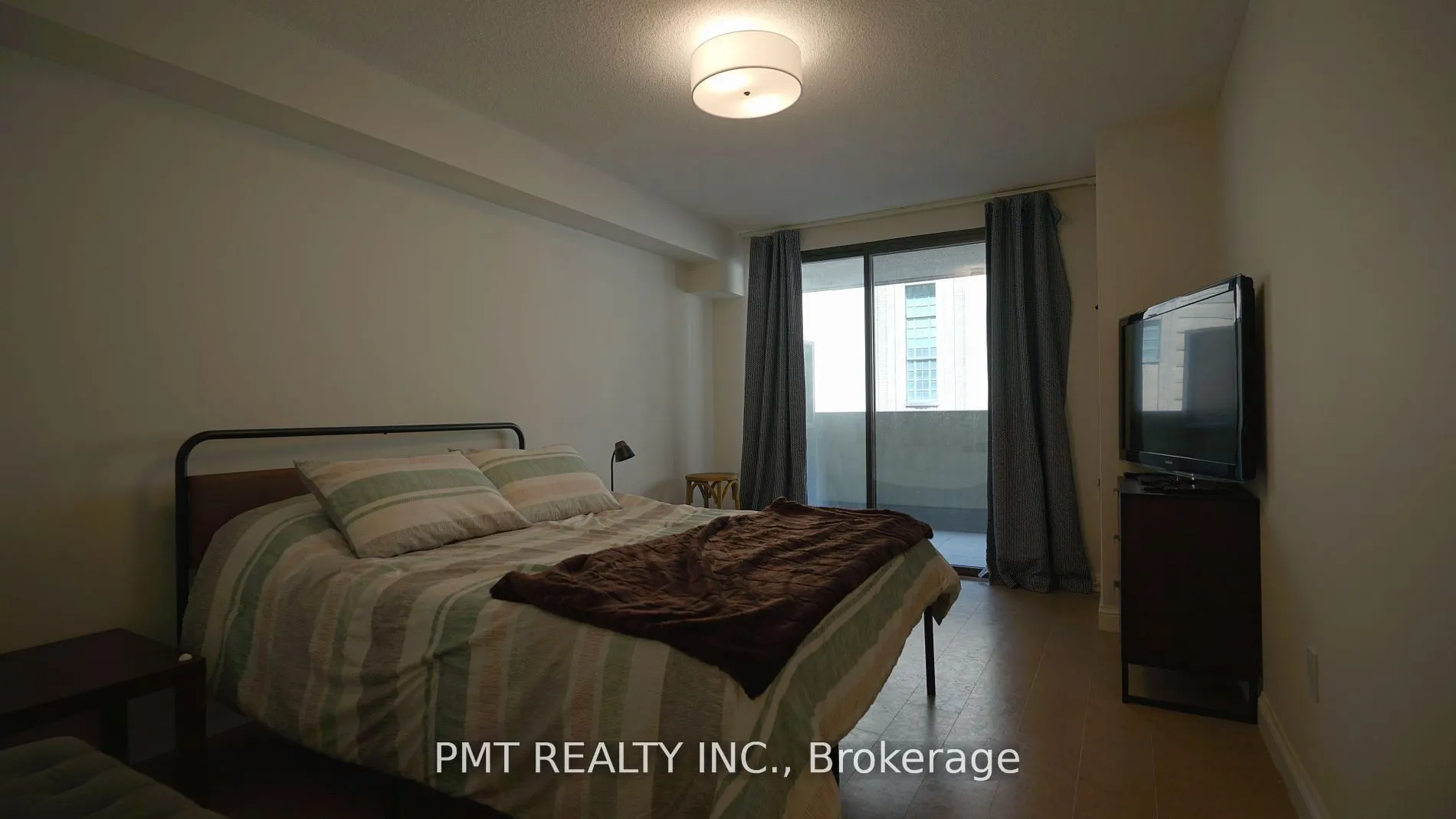 45 Carlton Street, #312