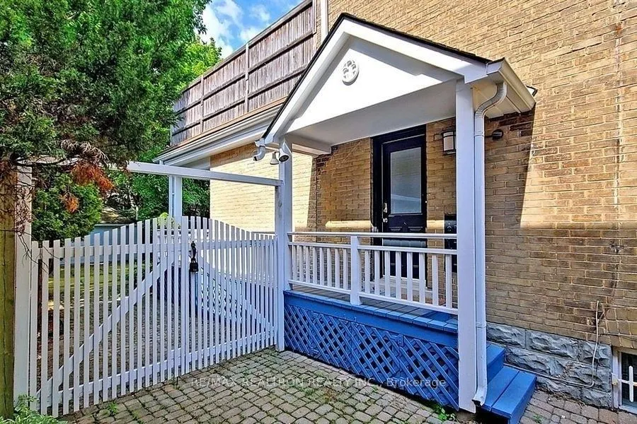 62 Hillhurst Boulevard
