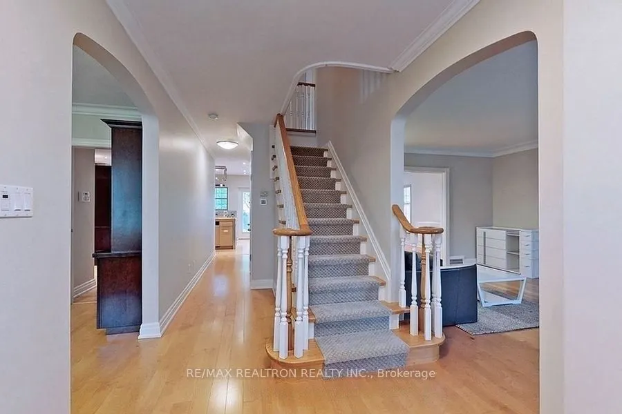 62 Hillhurst Boulevard