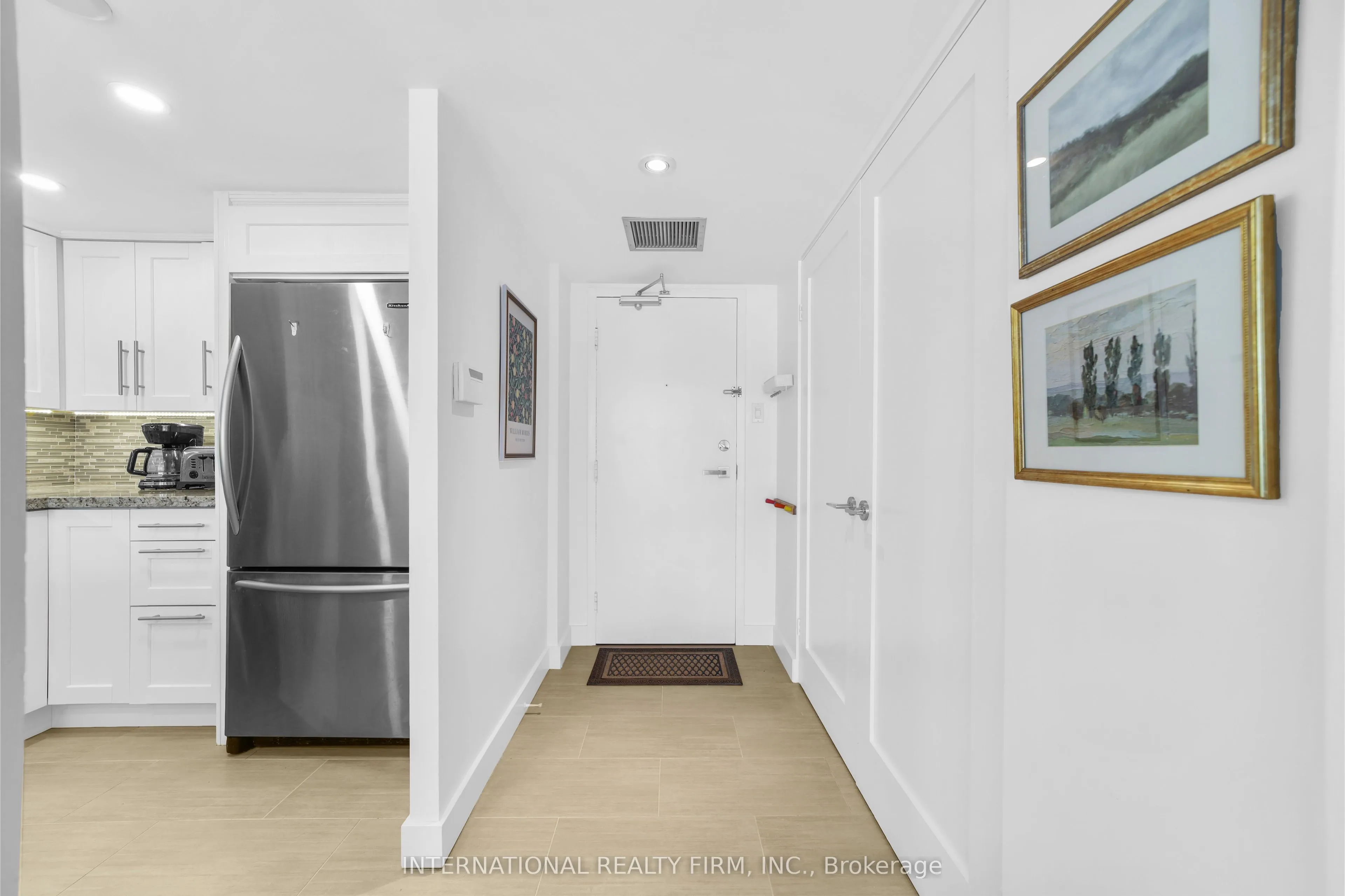 701 King Street W, #713
