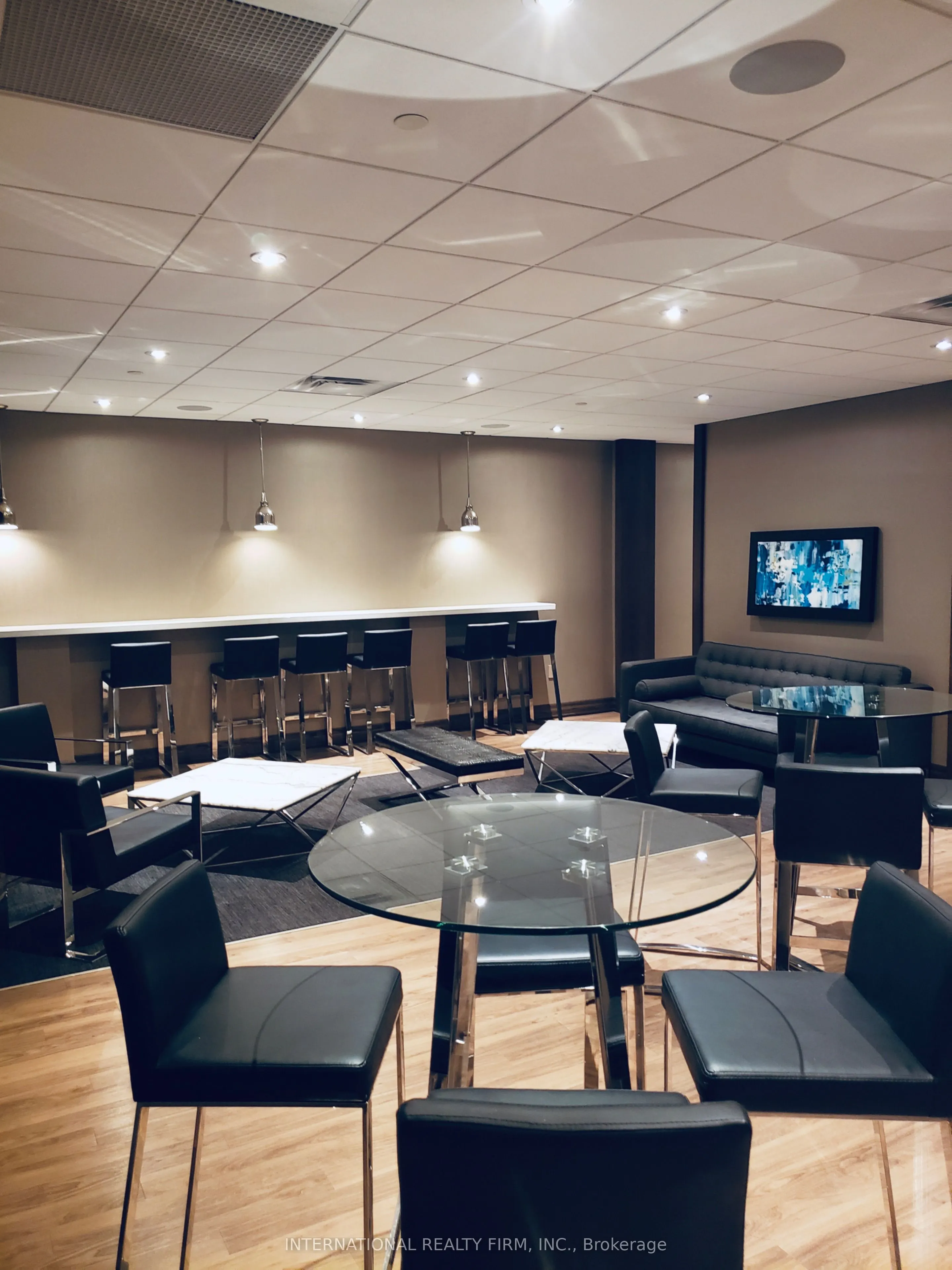 701 King Street W, #713
