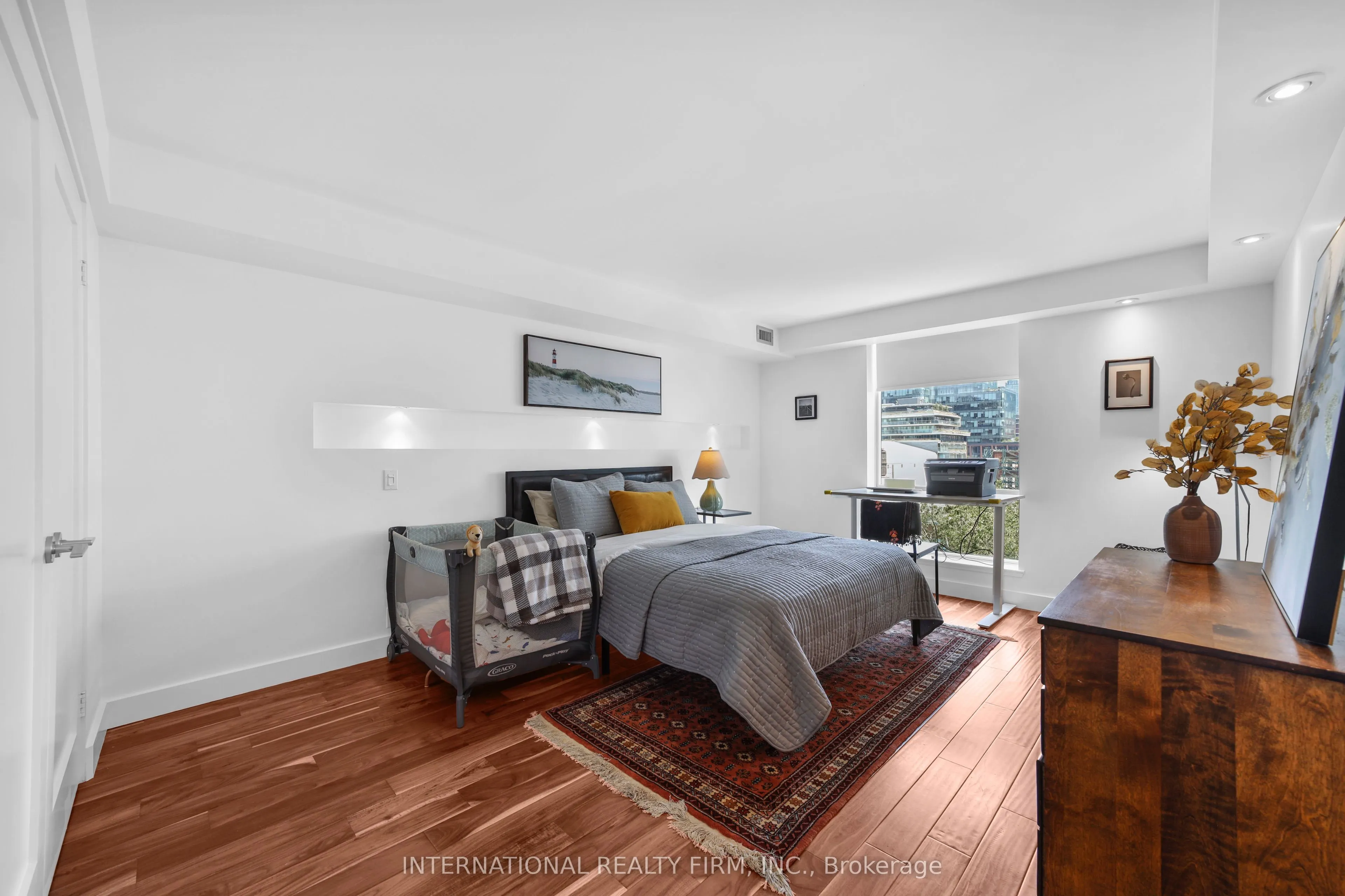 701 King Street W, #713
