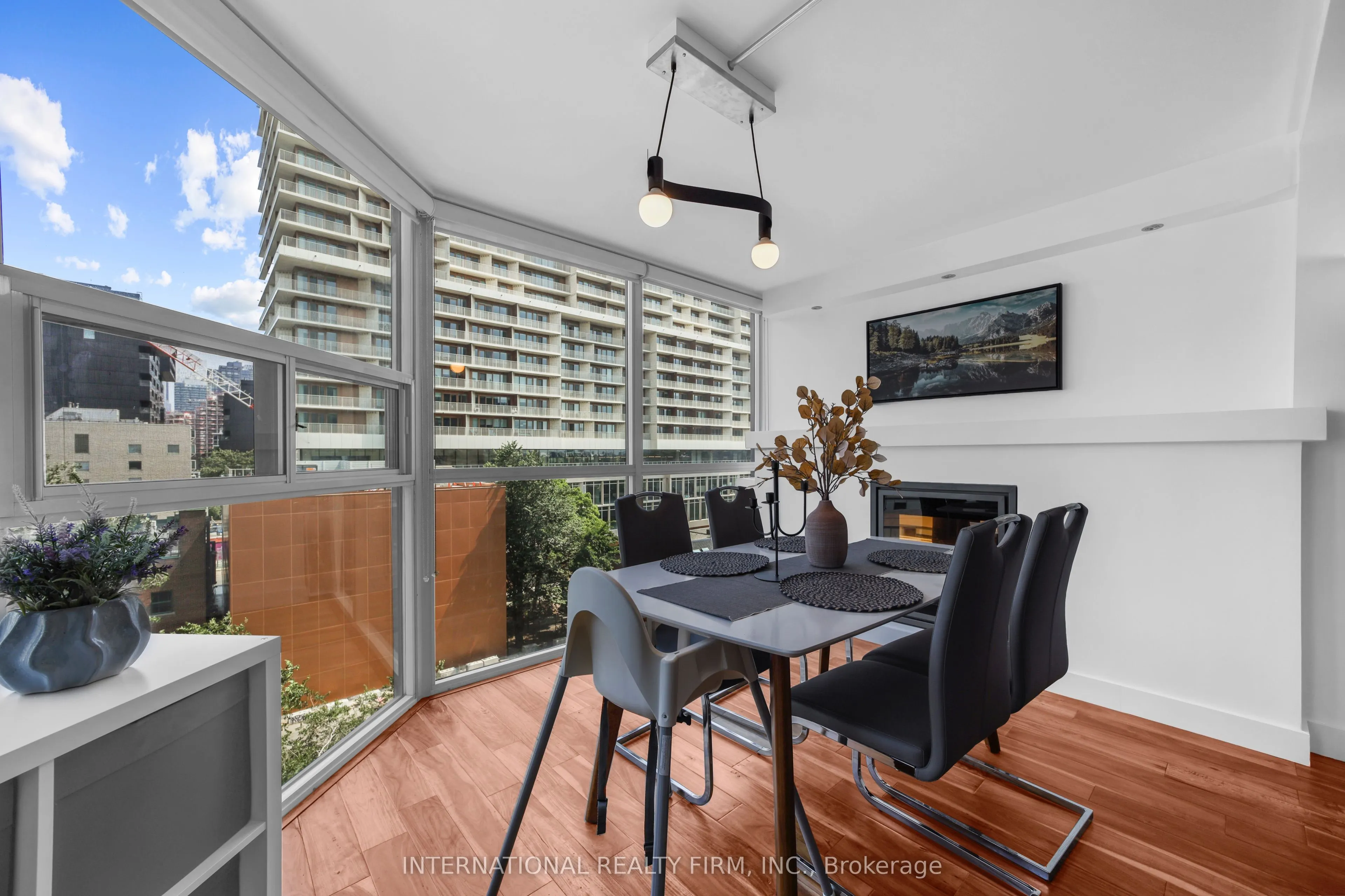 701 King Street W, #713