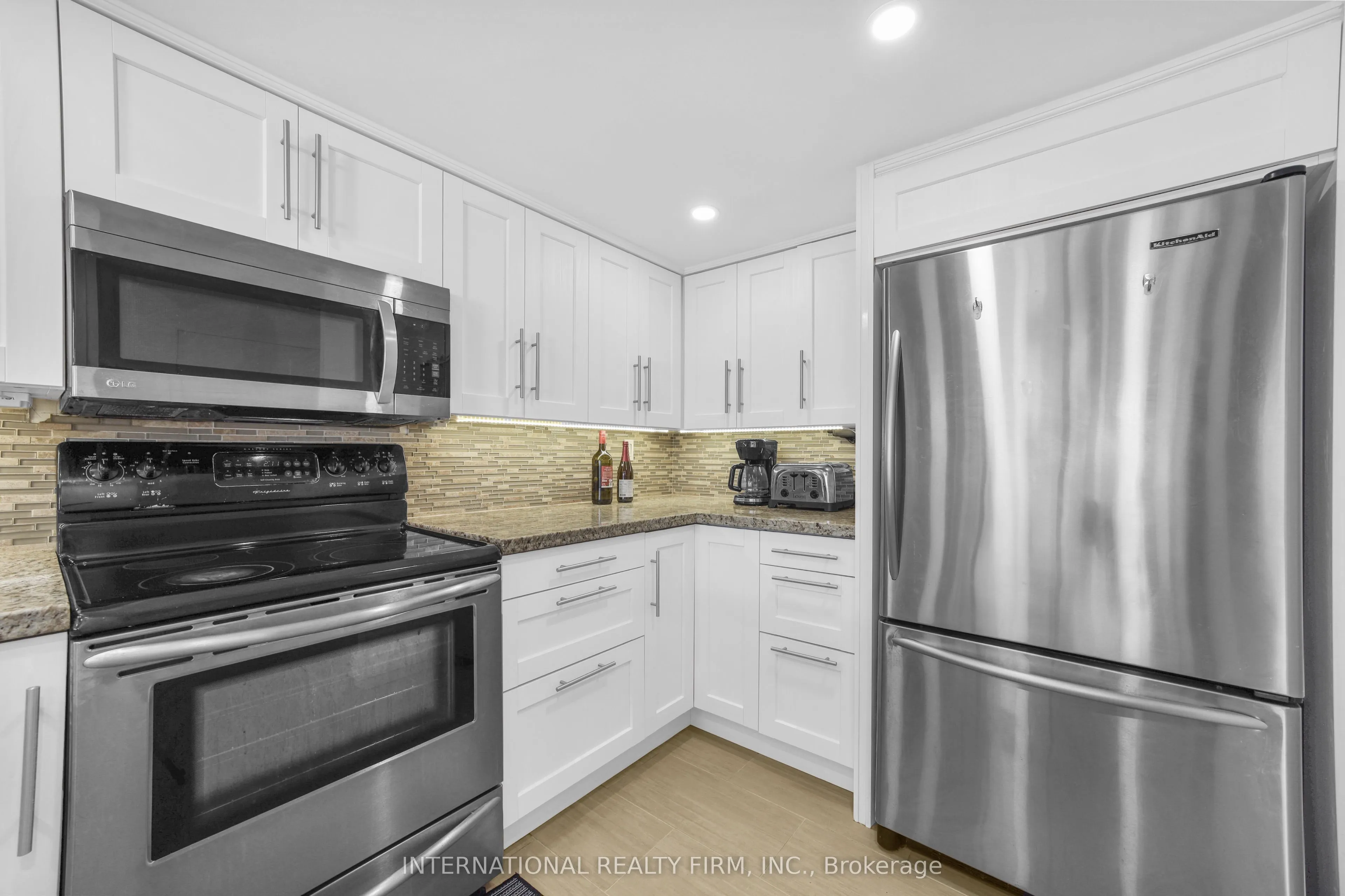 701 King Street W, #713