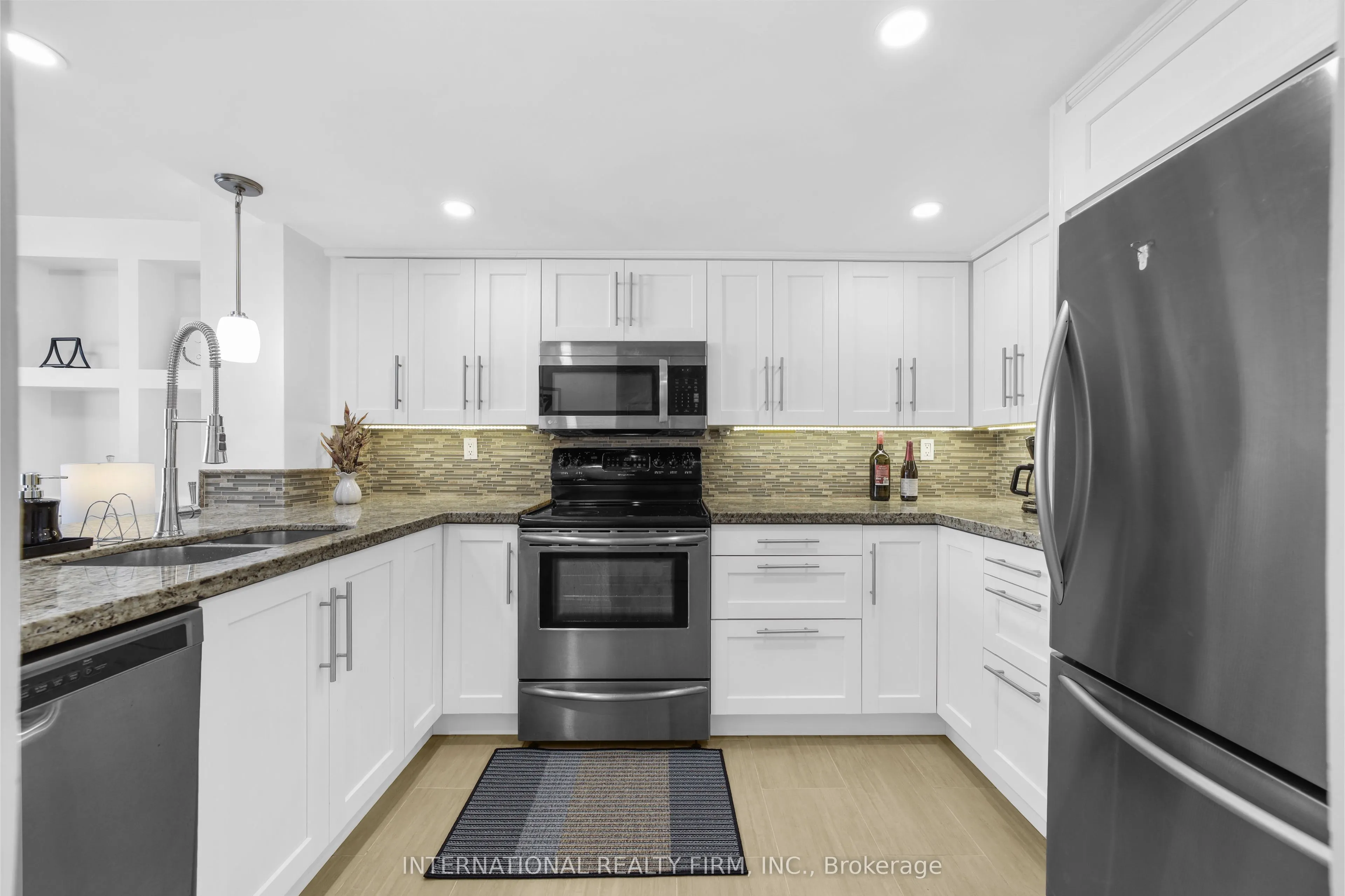 701 King Street W, #713