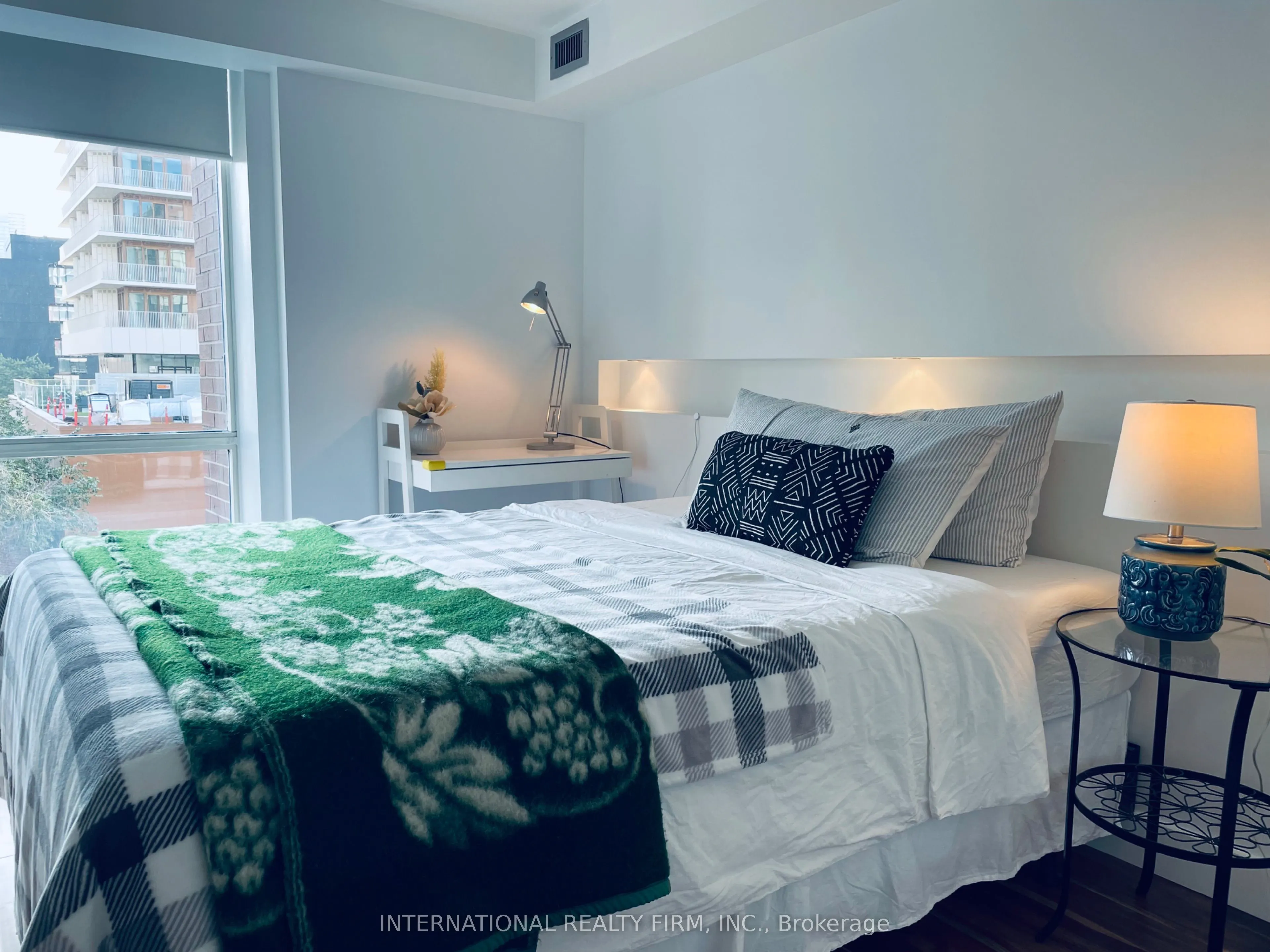 701 King Street W, #713