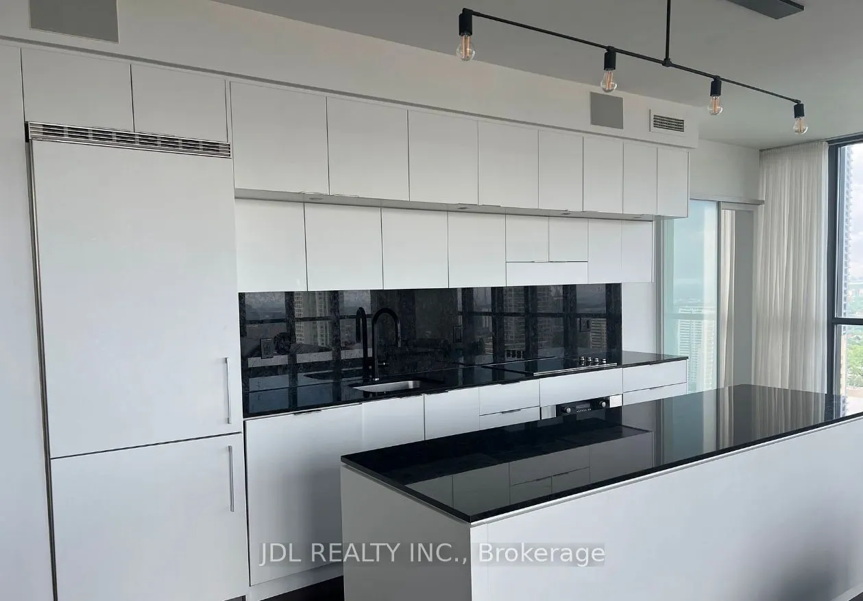 110 Charles Street E, #3601