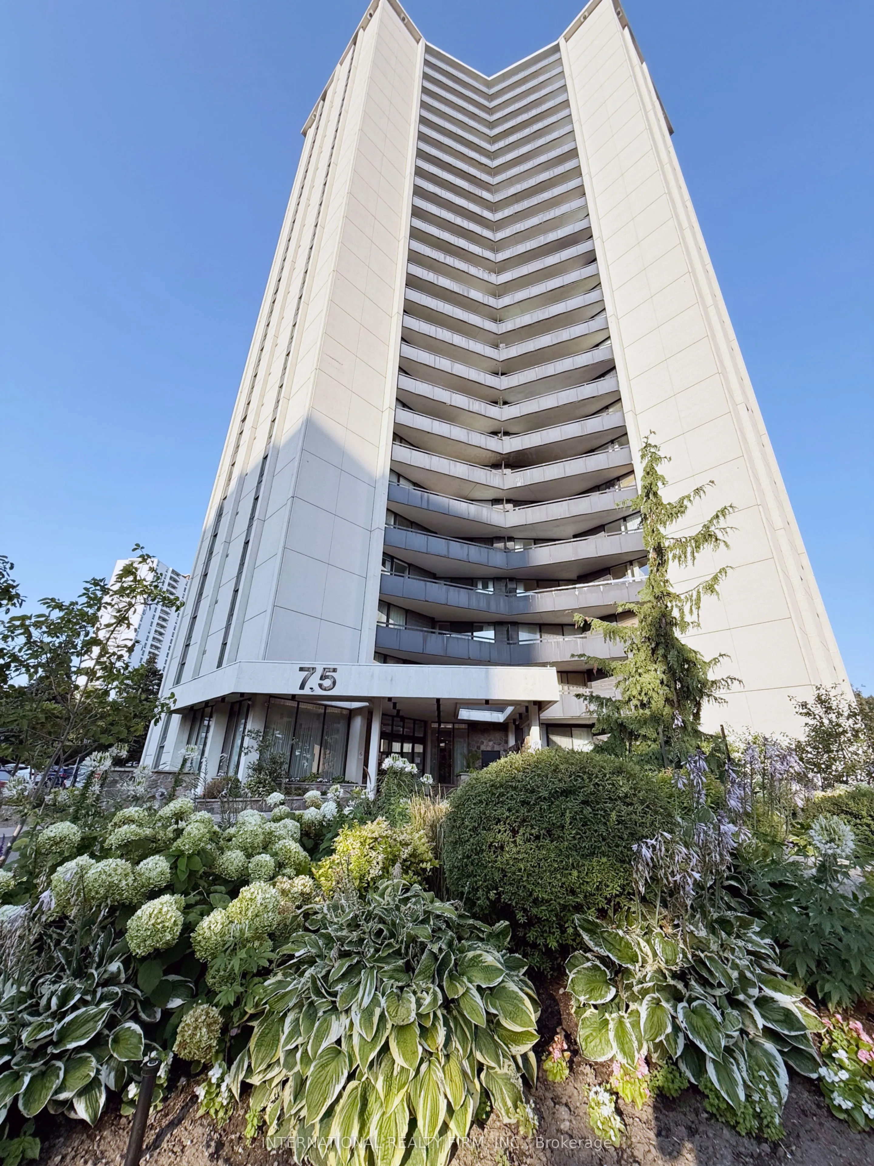 75 Graydon Hall Drive, #PH03