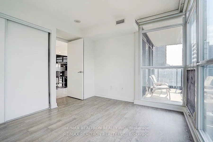 19 Singer Court, #1109A