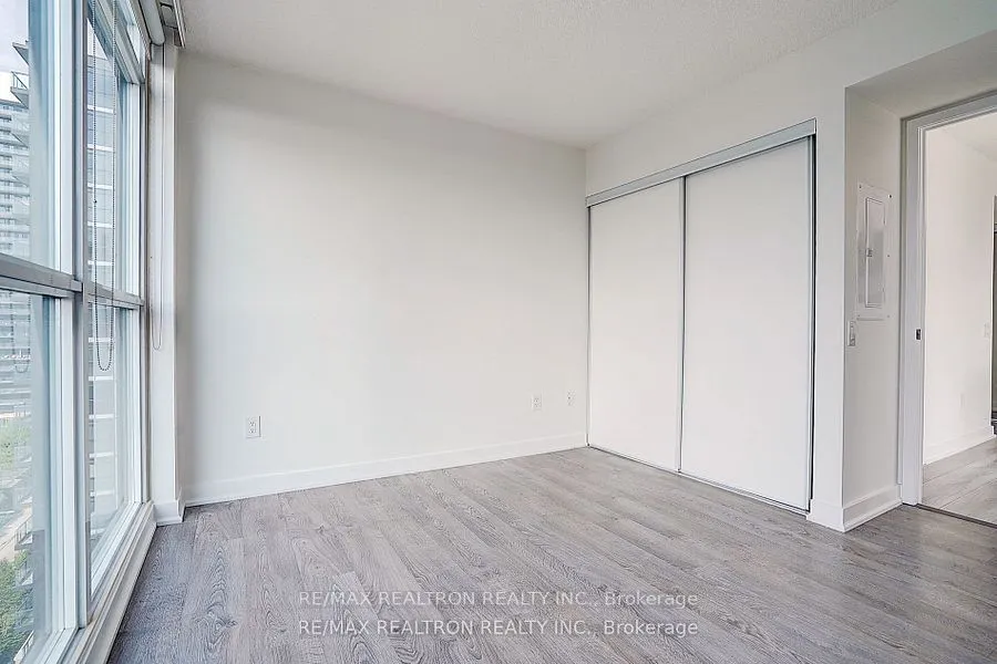 19 Singer Court, #1109A